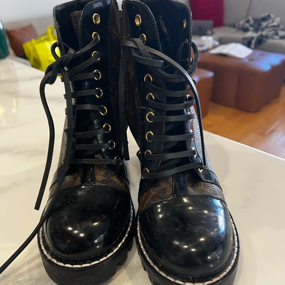 Louis Vuitton boots size 38 - Picture 2 of 4